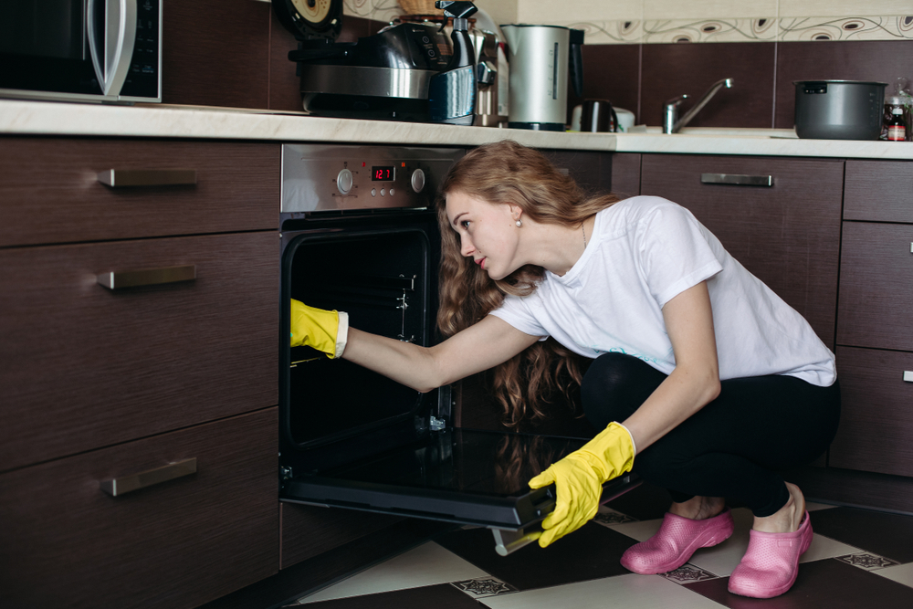Top Tips On How To Clean An Oven One Guide